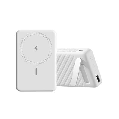 Καλή τιμή. Ασύρματο PowerBank Γρήγορη φόρτιση 5000mAh 10W Μαύρο μαγνητικό φορτιστή Πυροσβεστικό ABS PC σε απευθείας σύνδεση